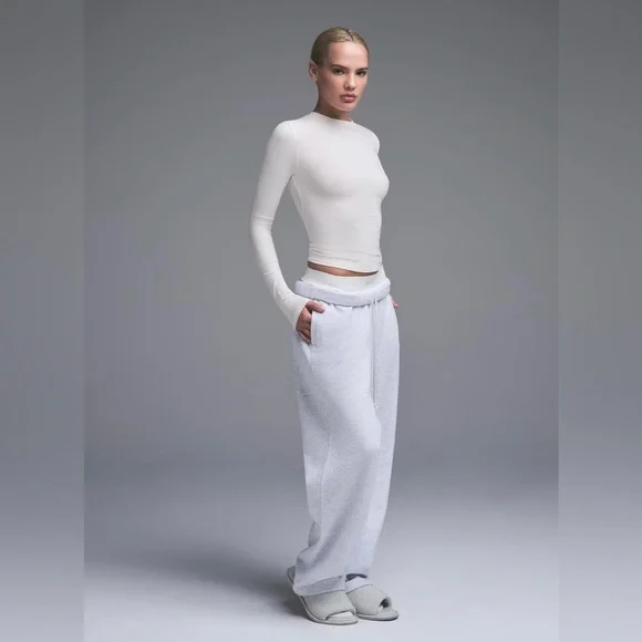 SKIMS Cotton Jersey Long Sleeve T-Shirt - Picture 2 of 5